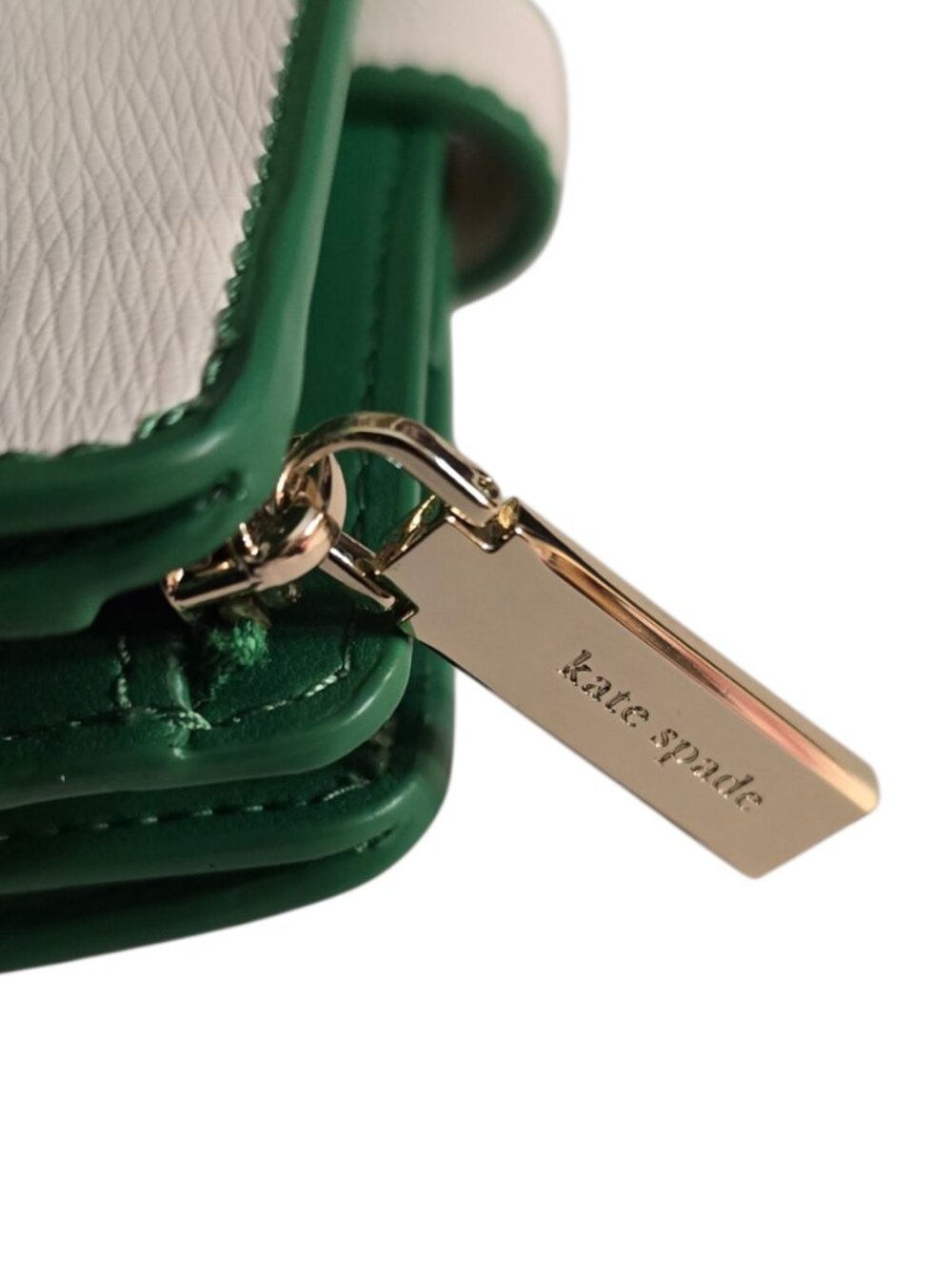 NWT Kate Spade x Peanuts Snoopy Medium Bifold Wallet KM584 White Green Leather - Picture 9 of 10